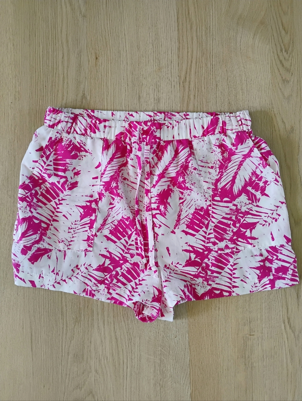 west loop White Shorts with Pink Tropical Leaf Print